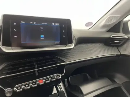 Photo 27 Peugeot 208  PureTech 100 S&S BVM6