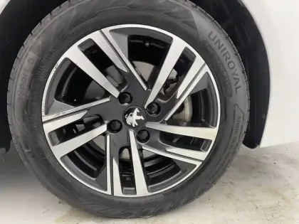 Photo 17 Peugeot 208  PureTech 100 S&S BVM6