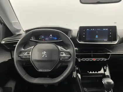 Photo 21 Peugeot 208  PureTech 100 S&S BVM6