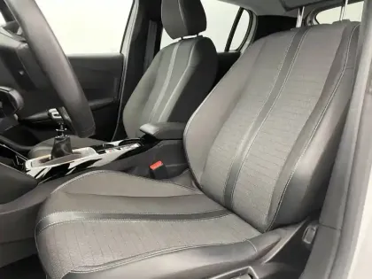 Photo 13 Peugeot 208  PureTech 100 S&S BVM6