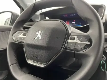 Photo 28 Peugeot 208  PureTech 100 S&S BVM6