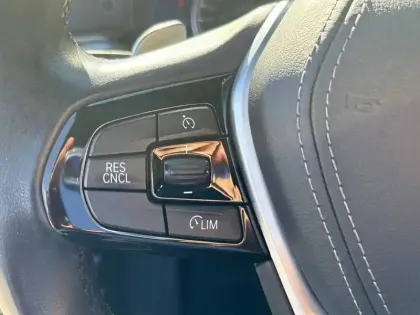 Photo 16 BMW Serie 5 520d xDrive 190 ch BVA8