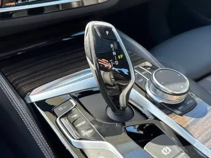 Photo 11 BMW Serie 5 520d xDrive 190 ch BVA8