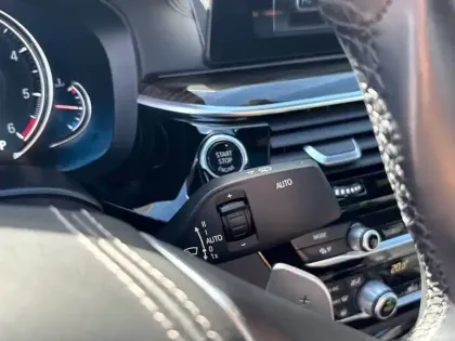 Photo 19 BMW Serie 5 520d xDrive 190 ch BVA8