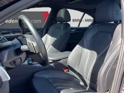 Photo 8 BMW Serie 5 520d xDrive 190 ch BVA8