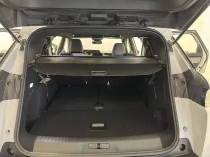 Photo 17 Peugeot 5008  Hybrid 145 ch e-DCS6