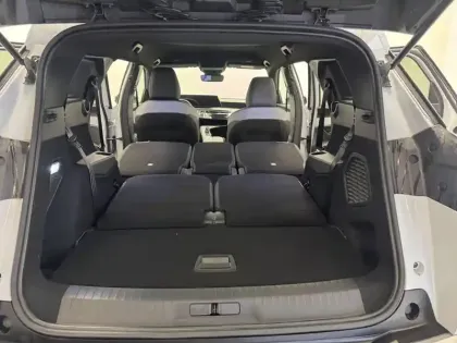 Photo 13 Peugeot 5008  Hybrid 145 ch e-DCS6