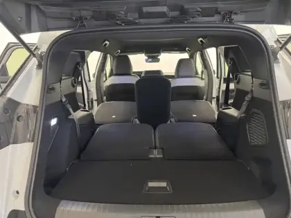 Photo 14 Peugeot 5008  Hybrid 145 ch e-DCS6