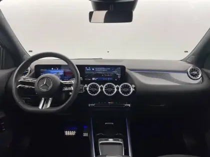 Photo 29 Mercedes GLA  180 7G-DCT