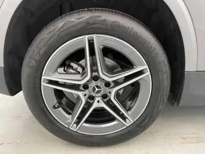 Photo 18 Mercedes GLA  180 7G-DCT