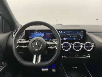 Photo 21 Mercedes GLA  180 7G-DCT