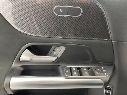 Photo 26 Mercedes GLA  180 7G-DCT