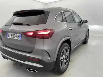 Photo 31 Mercedes GLA  180 7G-DCT