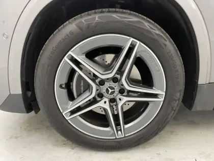 Photo 17 Mercedes GLA  180 7G-DCT