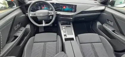 Photo 11 Opel Astra  1.2 Turbo Hybride 145 ch Automatique