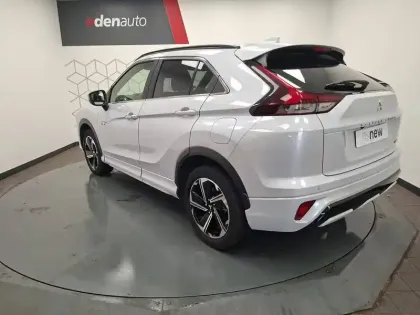 Photo 7 Mitsubishi Eclipse  Cross 2.4 MIVEC PHEV Twin Motor 4WD