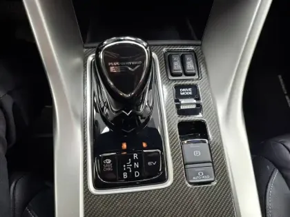 Photo 46 Mitsubishi Eclipse  Cross 2.4 MIVEC PHEV Twin Motor 4WD