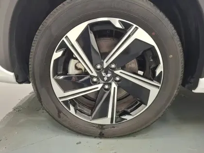 Photo 34 Mitsubishi Eclipse  Cross 2.4 MIVEC PHEV Twin Motor 4WD