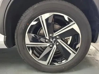 Photo 33 Mitsubishi Eclipse  Cross 2.4 MIVEC PHEV Twin Motor 4WD