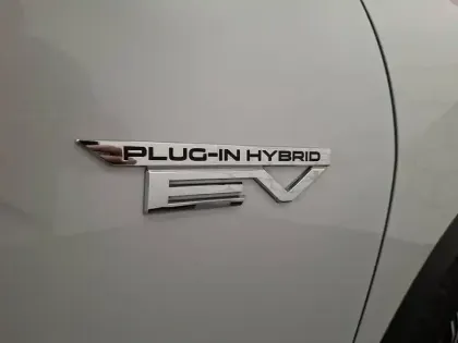 Photo 14 Mitsubishi Eclipse  Cross 2.4 MIVEC PHEV Twin Motor 4WD