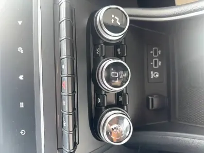 Photo 42 Renault Captur  Blue dCi 95