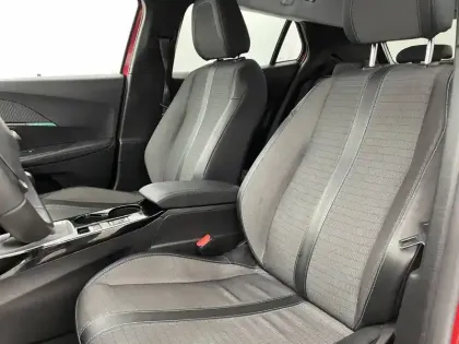 Photo 13 Peugeot 2008  PureTech 100 S&S BVM6