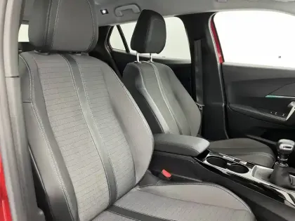 Photo 26 Peugeot 2008  PureTech 100 S&S BVM6