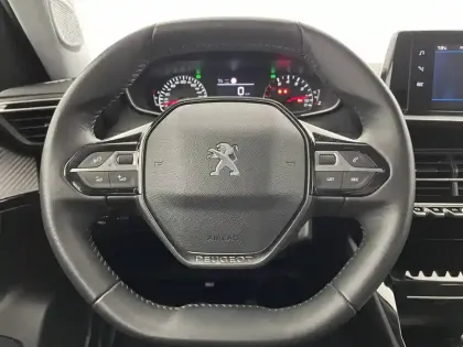 Photo 22 Peugeot 2008  PureTech 100 S&S BVM6