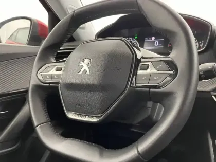 Photo 28 Peugeot 2008  PureTech 100 S&S BVM6