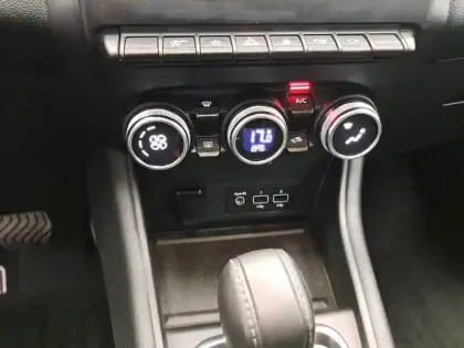 Photo 36 Renault Captur  Blue dCi 115 EDC