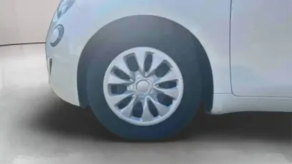 Photo 8 Fiat 500  e 95 ch