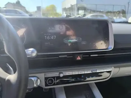 Photo 5 Hyundai Ioniq 6  77 kWh 229 ch