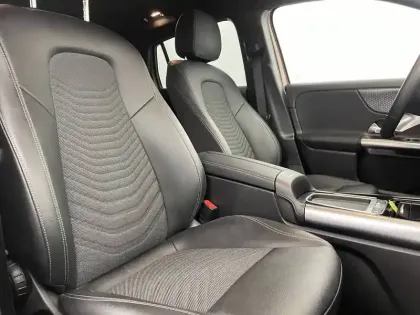 Photo 27 Mercedes GLA  200 d 8G-DCT