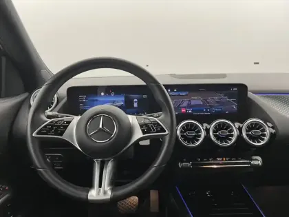 Photo 21 Mercedes GLA  200 d 8G-DCT