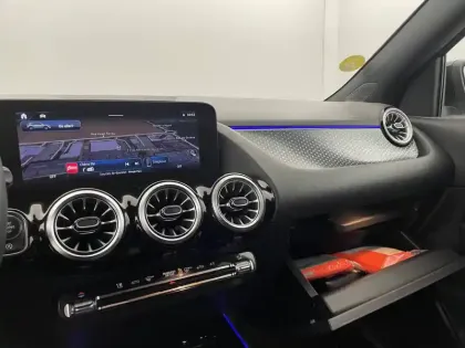 Photo 24 Mercedes GLA  200 d 8G-DCT