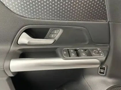 Photo 26 Mercedes GLA  200 d 8G-DCT