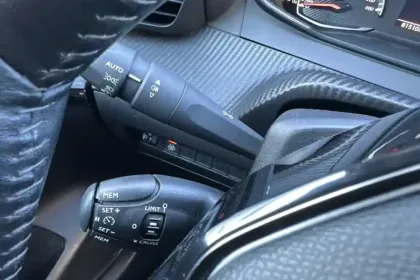 Photo 21 Peugeot 208  PureTech 75 S&S BVM5