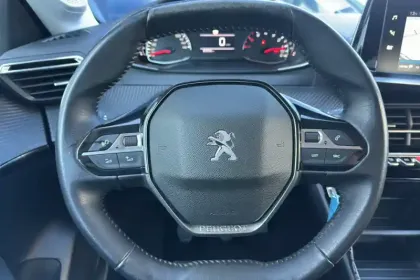 Photo 13 Peugeot 208  PureTech 75 S&S BVM5