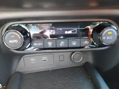 Photo 26 Nissan Juke  HYBRID 143