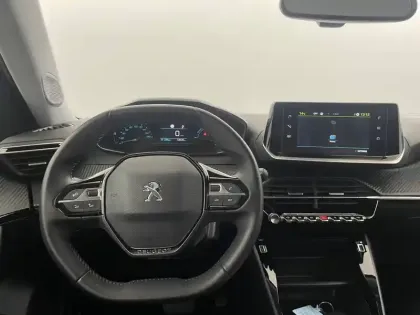 Photo 21 Peugeot 2008  Electrique 136 ch