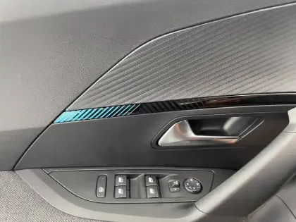 Photo 31 Peugeot 2008  Electrique 136 ch