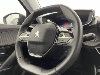 Photo 28 Peugeot 2008  PureTech 130 S&S EAT8