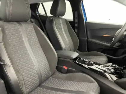 Photo 26 Peugeot 2008  PureTech 130 S&S EAT8