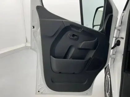 Photo 19 Renault Master  FGN TRAC F3500 L3H3 BLUE DCI 135