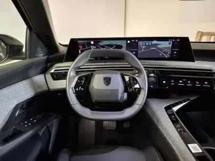 Photo 13 Peugeot 3008  Hybrid 136 e-DCS6