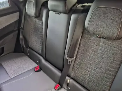 Photo 18 Peugeot 3008  Hybrid 136 e-DCS6