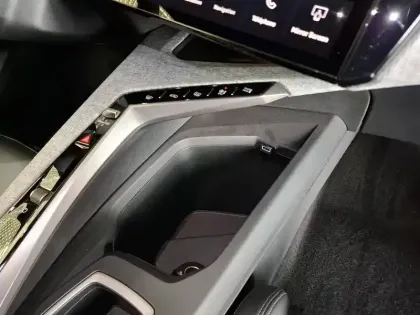 Photo 36 Peugeot 3008  Hybrid 136 e-DCS6