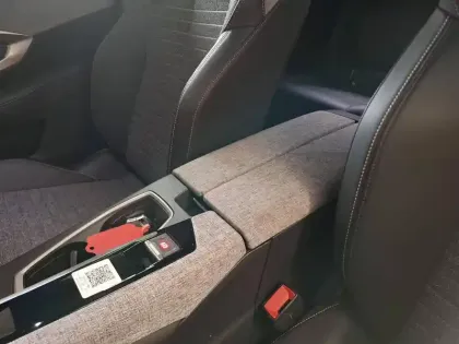 Photo 22 Peugeot 3008  Hybrid 136 e-DCS6