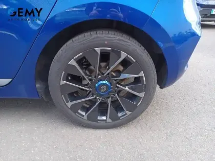 Photo 10 Renault Clio  E-Tech full hybrid 145