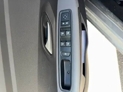 Photo 16 Dacia Jogger  Hybrid 140 7 places GSR2